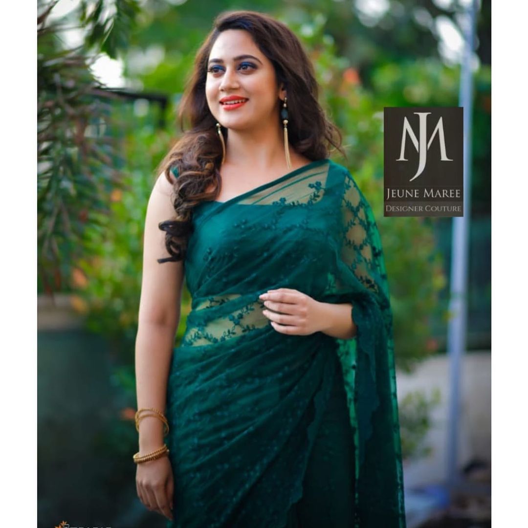 Malayalam Actress Miya George in Sleeveless Green Saree